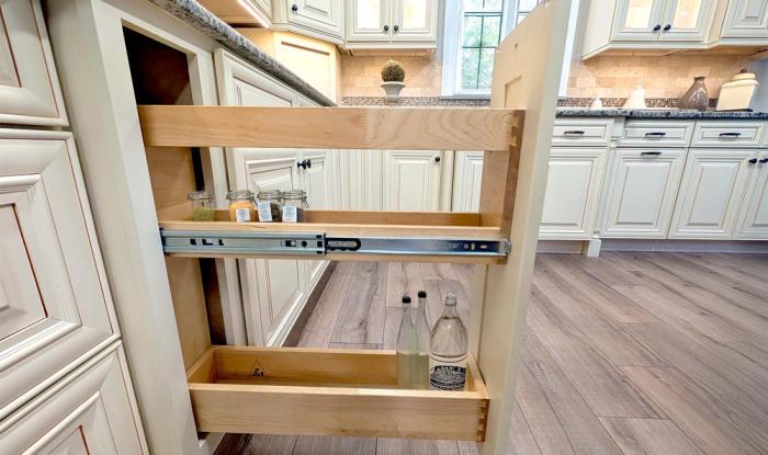 CUSTOM CABINETRY + STORAGE - Effectdistributor